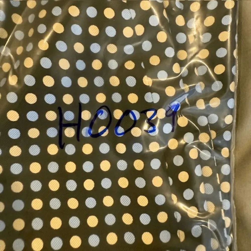 Ann Taylor 100% Silk Pencil Skirt Black with Blue / Cream Polkadots‎ Size 8P